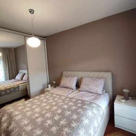 Deluxe Lejla - Free Garage Parking Apartmán